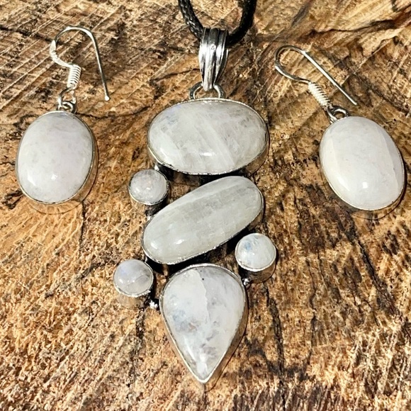 Rainbow Moonstone Pendant & Earrings Set - Picture 9 of 10